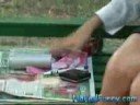 es como una version de que locura o loco vieo loco ......... una mujer que se pone un hilo al frente de senones solos y senores tambien con sus esposas