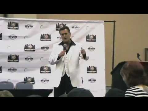 bruce_campbell - Bruce does his usual excellent job of answering the fans questions while cracking wise and wearing a damn sharp suit. For more on the Philadelphia Comic-Con ...