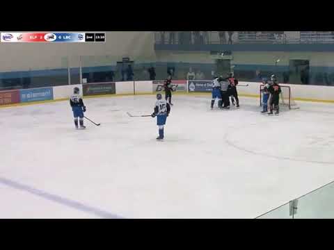 NA3HL Net front scrum.