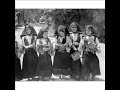 anonymous (xi-xii century)
organum: alleluia - inter natos mulierum


ensemble discantus

emmanuelle gal
anne guidet
claire j�quier
lucie jolivet
brigitte le baron
brigitte lesne
catherine schroeder
catherine sergent

dir. brigitte lesne


recording: july 1995


photo: guido costa (1871-1951)