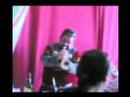 ac� teniu a julian emulant a louis armstrong