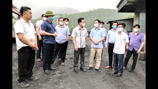 Phó Chủ tịch Thường trực UBND tỉnh Cao Tường Huy kiểm tra thực địa và nghe báo cáo kết quả thực hiện đồng xử lý chất thải công nghiệp thông thường tại Nhà máy xi măng Lam Thạch