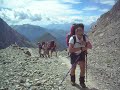 Trek sutoviskem do zakladniho tabora na Tete Rousse (3160m)