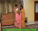 How to Wear Saree, How to wrap sari, how to drape saree, ways of wearing sari, different saree wearing styles, draping saree in style, drapping saree, wrapping saree, wearing saree