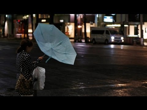 اليابان تحذر من إعصار قوي يقترب من جزيرة هونشو - فيديو