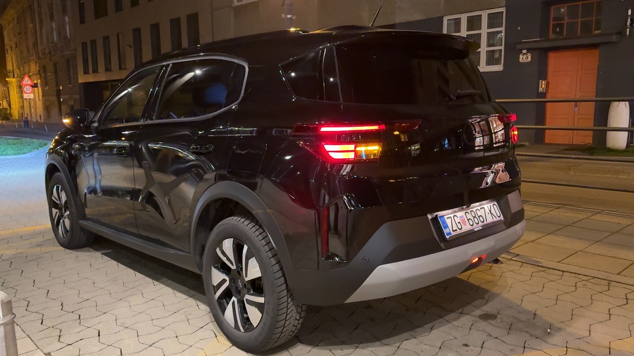 New OPEL FRONTERA 2026 at night - LED lights, INDICATORS & FOG lights