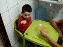 Heitor \"papando\" tudo! Heitor \"papando\" tudo!