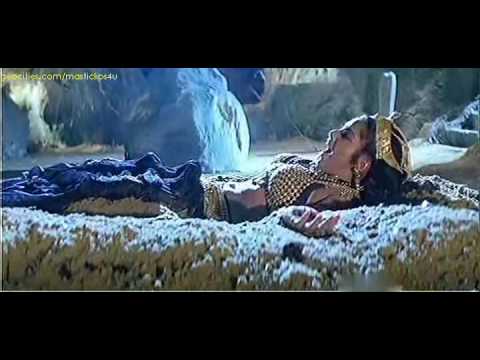 meena navel