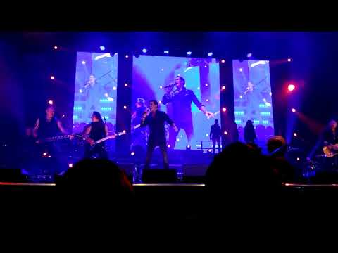 SWEET CAROLINE - 30 YEARS LOOKING FOR FREEDOM TOUR