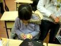 videos de Girl solves rubix cube in one minute