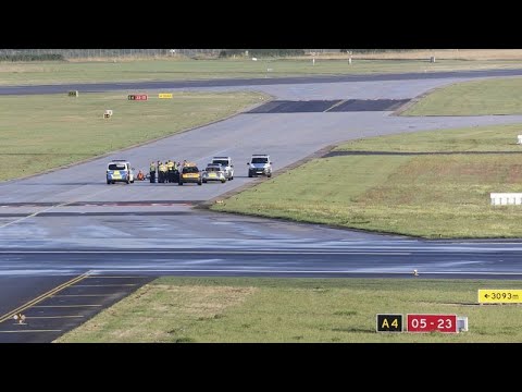 Deutschland: Klimaproteste legen am Flughafen Hambu ...