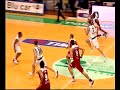 Marco Carra (Bipop Reggio Emilia) da quasi metà campo Marco Carra (Bipop Reggio Emilia) da quasi metà campo