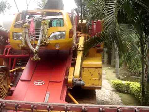 รถเกี่ยวข้าวมือสอง - ขายรถเกี่ยวข้าว 2 คัน เป็นศักดิ์พัฒนา รุ่น KM 49 เครื่อง HINO 230 HP Jone 1 คัน เกษตรรุ่นเจ้าช้างไวไฟ...