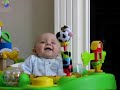 Bebê se assusta – Engraçado