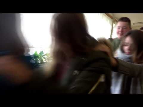 Atak napastnika na szkołę