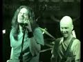 los reconoces y dani de despistaos tocando este temazo. Rock, del bueno. Fiesta Maneras de vivir. Gruta 77 Madrid. (22-02-04)