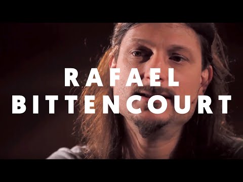 Bittencourt - Confira a entrevista exclusiva com o guitarrista Rafael Bittencourt. http://cifraclub.tv/v1709 Assista a aula de