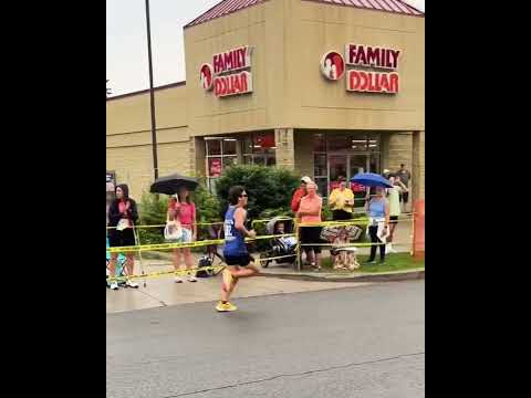 TJ crushing the Utica Boilermaker 5K