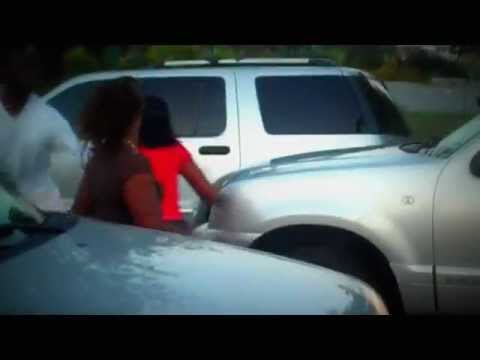 Ghetto Girls Fight- Weave Explodes ((Warning Graphic))