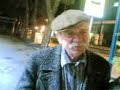 pino barba in un esibizione canora