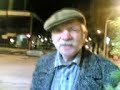 pino barba in un esibizione canora
