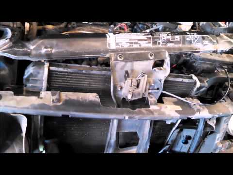 Radiator replacement Jeep Liberty 2004 3.7L Install Remove Replace Cooling fan assembly