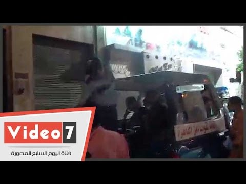بالفيديو.. شاهد القبض على شباب يدخنون «حشيش» فى شوارع وسط البلد