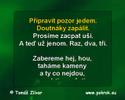 dole v dole   kabát  www pokrok eu 