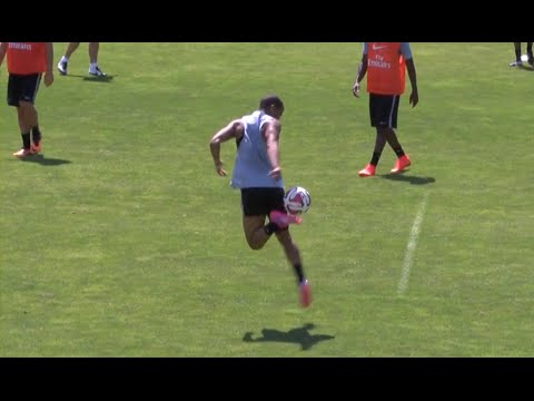 Lucas Moura - Juggling Skills (Pre-season 2014/15)