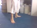 jumpen op blote voeten.
