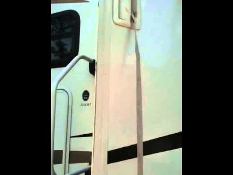 how to adjust rv door