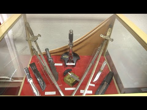 В Гомеле открылась выставка холодного оружия видео