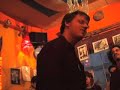 slam session hosted by abd el haq 
http://www.myspace.com/personneetrien

    

un petit texte, l'art est il pur!?
humeur actuelle : artistique
cat�gorie : life

 

 

 

l'art est-il pur ?

 

au fur et a mesure qu'un mouvement n�, il est tout de suite r�cup�r� par l'universal des industrie et du commerce.

la slam'ac remplacera-t-elle la stars ac ?

la po�sie est dans un passage assez confus, seront nous invit� sur un plateau pour les 100 + grand slameur ?

 a cause ou gr�ce � grand corps malade, nous voila dans un vrai dilem.

dans un 1er cas, le schlem du slam qui risquerait de perdre son �me et son charme si trop de m�diatisation arrive a perc� son c?ur et le pourrisse de l'int�rieur.

dans le meilleur des choix, l'id�al serais que l'on en parle plus qu'il reste confidentiel et que cet engouement d�mentiel pour fabien retombe et s'estompe.

ne croiy� pas que je n'appr�cie pas ces vers, bien au contraire. je d�guste chaque phrase, chaque intonation, chaque rime. je furette sur internet la moindre de ses prestations.

 

je me trompe peut �tre, mais l'art est il pur ?

 

combien de mouvement on connu la gloire ;

 le hip hop est un parfait exemple, un exemple � ne pas suivre, ivre de gloire, certain pactise avec le diable, vendre son �me et l'offrir a mtv. ce sont des m�fais et des pens� peu enviable. ces rappeurs sont peu recommandables. les valeurs originel sont honorable tout comme celle du slam, mais le risque c'est que se reproduise le m�me sch�ma. si le ramage et le plumage du gansta rap vienne remplac� la simplicit� et les valeur slam, alors il ne restera plus que l'emballage. le contenu sera p�rim� et la date d�pass�e.

mon cauchemar, c'est que les charognard de ces institution vienne y acheter les talent oublier.que serait ils pr�t a faire a faire pour obtenir le verbe de mon stylo ou les accord et les m�lodie de nos crobars.

 

malheureusement,  ce n'est pas que dans la musique, la peinture en est aussi afflig� de cette peste que sont l'orgueil et la pr�tention.

 

pourquoi toujours utilis� de grande formulation pour un carr� blanc sur fond blanc ?

ou bien une pi�ce vide sens�e repr�sent�e le vide ? qu'il a-t-il de si formidable � une toile toute bleue, et un urinoir expos� ? sans oublier des n�on accroch� ? je n'y vois qu'un foutage de gueulle monumental aux yeux de l'auditoire. leur discours sans fin sont rasoir

mon r�ve ? je l'ach�ve � chaque fin de texte devant toute une salle ou j'appr�cie l'authenticit� de cet instant. je ne sais pas par quel instinct je puisse ma d�termination.

 

voyez vous je ne fr�quente jamais les galeries d'art, je hais les financier venu parl� pepole et esth�tisme.

la ferveur qui anim� michel-ange, sa passion qu'il le fessai devenir fous de peindre la t�te a l'envers la chapelle sixtine. il s'effor�a de vivre reclus pendant des mois, mais quelle talent, toujours repouss�  le sublime au del� de l'impossible.

et n'allez pas polymiquer sur le sens philosophique du rouge plac�  sur le v�tement d'adan.

comme je le dis couvent, n'imagin� pas des r�ponse  m�taphysique a telle ?uvre, il n'y a en a pas, les artistes ne r�fl�chisse pas pendant leur ex�cution, il font.

et ne peuvent expliqu� par des discutions sans fin leur sentiment.

 le slameur s'exprime en rime, mais ne lui demand� pas la signification de telle mots, il en est de m�me dans la peinture. mais je m'�gare,

 l'art est il pur ?

 donnez vous un prix a une inspiration, a une fraction de pens� et de cr�ation ?

combien de genar serr� vous pr�t a d�bours� pour obtenir mes maux et mes crayons.

 

 

 

 

 

 

je ne souhaite pas �tre connu, c'est pour cela que je me nome personne,

je veux vivre de ma passion, je veux vivre de ma passion, je veux vivre de ma passion, je veux vivre de ma passion, je veux vivre de ma passion,

a condition de ne pas �tre r�cup�r�. tel est mon ambition

je suis � contre courant, assez parl� de moi, je ne le m�rite pas.

 

l'art est il pur ? il y coula un son impur, accap�la et sans filer, je condamne le syst�me.

engraiss� des maison d'�dition et de musique, arr�tez les, ils fond du mal a nos esprits en perdition.

l'art est il pur ?

je n'ai pas de r�ponse � ma question.pour la musique, je pense avoir une solution.

achet� vos artiste pr�f�r� et t�l�charg� les merde. ainsi les bouzes dispara�trons.

je n'est plus le temps, a vous de r�pondre a ma question

 

l'art est-il pur ?