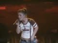 Kelly Clarkson - \"A Moment Like This\"