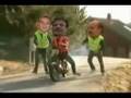 videos de Ismo kokeilee vanhaa mopoa