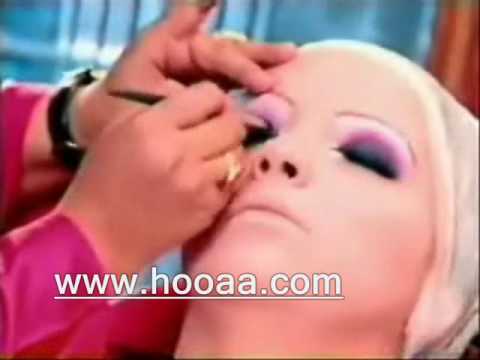 مشاهدة فيديو لطريقة وضع المكياج