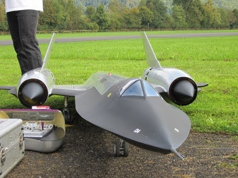 Jet - 05.10.2013 Hausen am Albis/ MG Affoltern a.A Fantastisch das Flugbild dieser SR-71 Blackbird mit einer BehotecTurbine, selber alle Teile am CAD entworfen und...