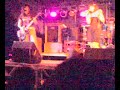 el grupo coru��s cat�s barks en el festival abe rock, de abegondo, en agosto de 2007. la canci�n es chocolate cinderella y la calidad es m�s bien mala.