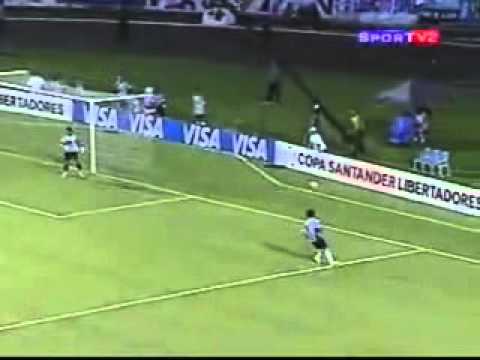 Miguel Pinto en acci&oacute;n.