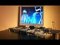 Derezzed dei Daft Punk suonata con 5 lettori di floppy da 3½ pollici - http://www.youtube.com/watch?v=1plg_yYsCQM
