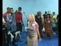 Julia : Louange et danse