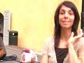 memorie della terra
racconti e canti di lavoro e di lotta del salento (sabato 8 marzo 2008 al teatro dei dioscuri di roma).

testi di vincenzo santoro; voci narranti: vincenzo santoro e anna cinzia villani; canti eseguiti da: daniele girasoli (voce, tamburello, cucchiai, armonica a bocca), maria mazzotta (voce, tamburello, cupa cupa), enrico noviello (voce, tamburello, chitarra battente), anna cinzia villani (voce, organetto diatonico, armonica a bocca, tamburello)
15 maggio 1935. a tricase, cittadina dell'estremo lembo meridionale del salento, le operaie tabacchine scendono in piazza per protestare contro la volont� degli esponenti locali del regime fascista di trasferire in un altro luogo il 