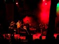 llan de cubel en la carballeira de zas, tocando el tema 