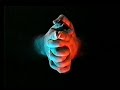Diferentes posiciones de las manos traducidas con el nombre de mudras que tratan de expresar el estado espiritual hacia el que se pretende estar