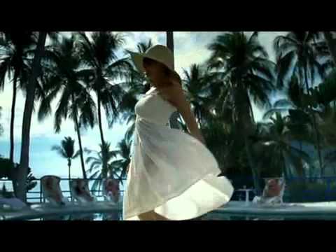 Kylie Minogue divatkönyvvel ünnepel 0 Kylie Minogue divatkönyvvel ünnepel