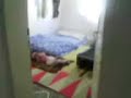 namaz kılan çocuk