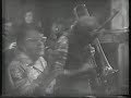 peruna jazzmen m eva taylor 1. co. mikael zuschlag, 2.co. peter aller, cl. claus forchhammer, trb. arne hojberg pno. annette strauss, bjo.michael b�ving, tu. leo hechmann, wasb. mik schack, www.peruna-jazzmen.dk
rec maj 1975 