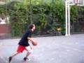 5'8'' dunks with two hands at IUE 'de çift el smaç