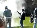 Feuerl�scher-Unfall im Park