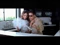 Choro1: Aii mami tu eres mi toda, la chika de mis sueños, te quiero toda ahora,de ti me quiero hacer dueño, siempre esta escuchando tus amigas bochinchando, yo te quiero para siempre nunca yo te haria daño, estubiste para mi cuando tuve jodio, ahora que estoy bien te quiero al lado mio, y me hace rogar a ver si yo me quito, y me encuetro repitiendo lo mismo. Choro 2: Tu eres la mejor, tu eres la mejor, haciendo el amor, haciendo el amor, no hay ninguna como tu, ninguna como tu, ninguna como ...